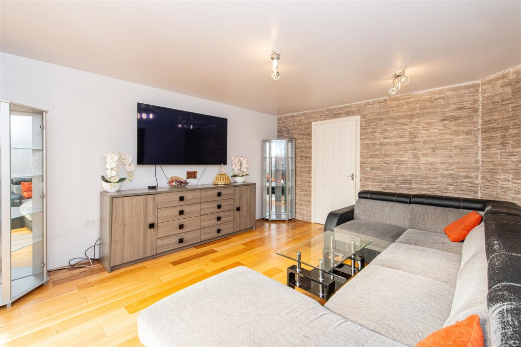 Images for Clarendon Close, Lt Stanion, Corby EAID:oscarjamesapi BID:4