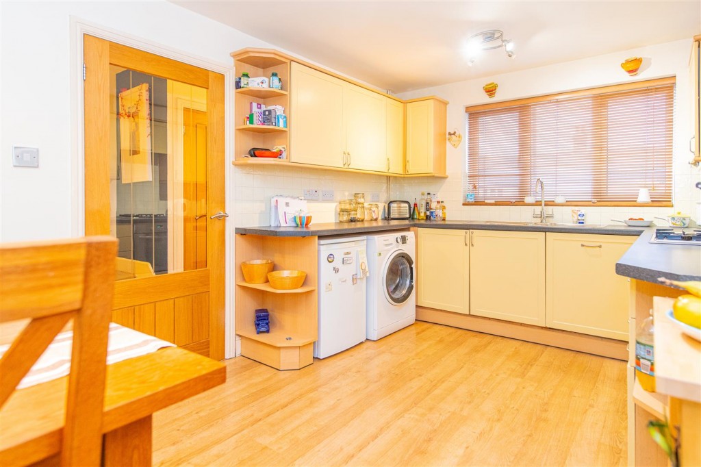 Images for Park Close, Isham EAID:oscarjamesapi BID:3