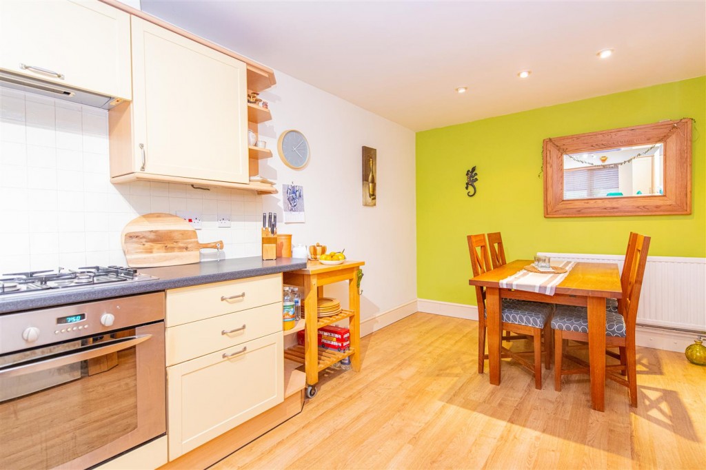 Images for Park Close, Isham EAID:oscarjamesapi BID:3