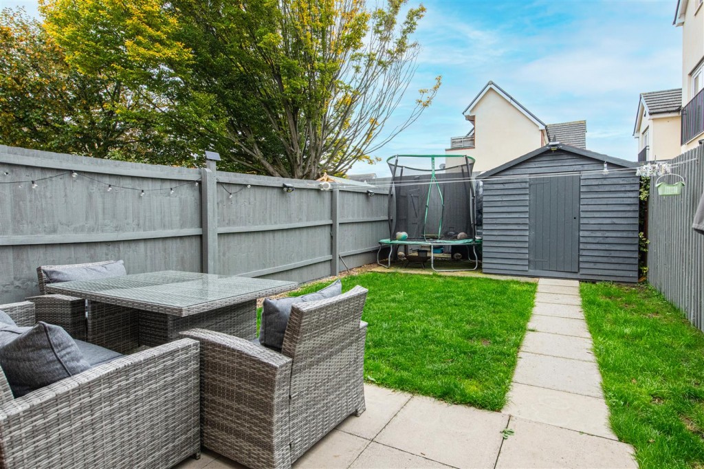 Images for Barra Walk, Corby EAID:oscarjamesapi BID:4
