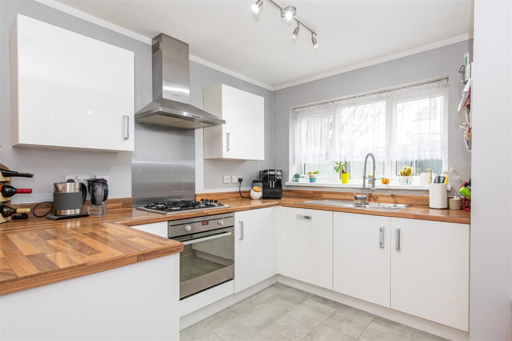 Images for Barra Walk, Corby EAID:oscarjamesapi BID:4