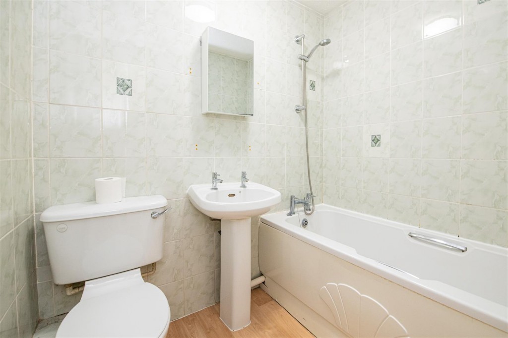Images for Balmoral Close, Wellingborough EAID:oscarjamesapi BID:2
