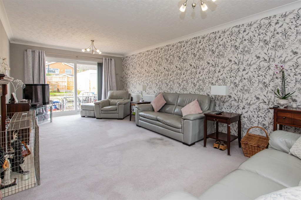 Images for High Street, Kislingbury, Northampton EAID:oscarjamesapi BID:1