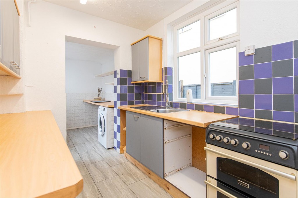 Images for Wellingborough Road, Rushden EAID:oscarjamesapi BID:8