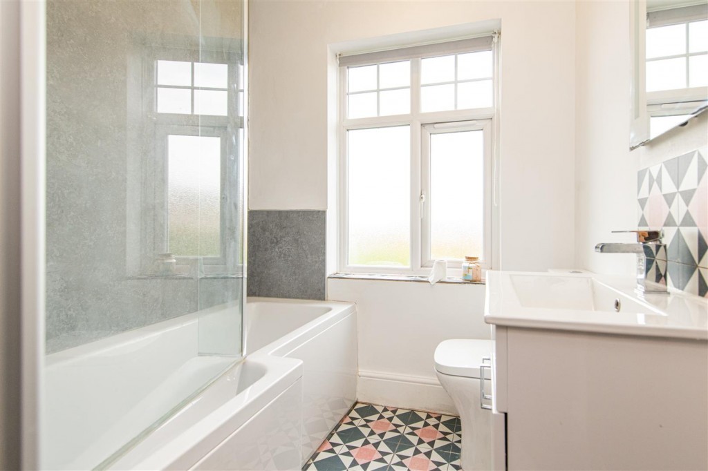 Images for Wellingborough Road, Rushden EAID:oscarjamesapi BID:8