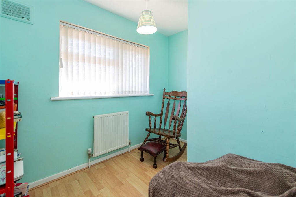 Images for Russell Way, Higham Ferrers EAID:oscarjamesapi BID:8