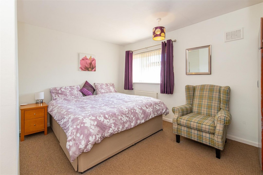 Images for Russell Way, Higham Ferrers EAID:oscarjamesapi BID:8