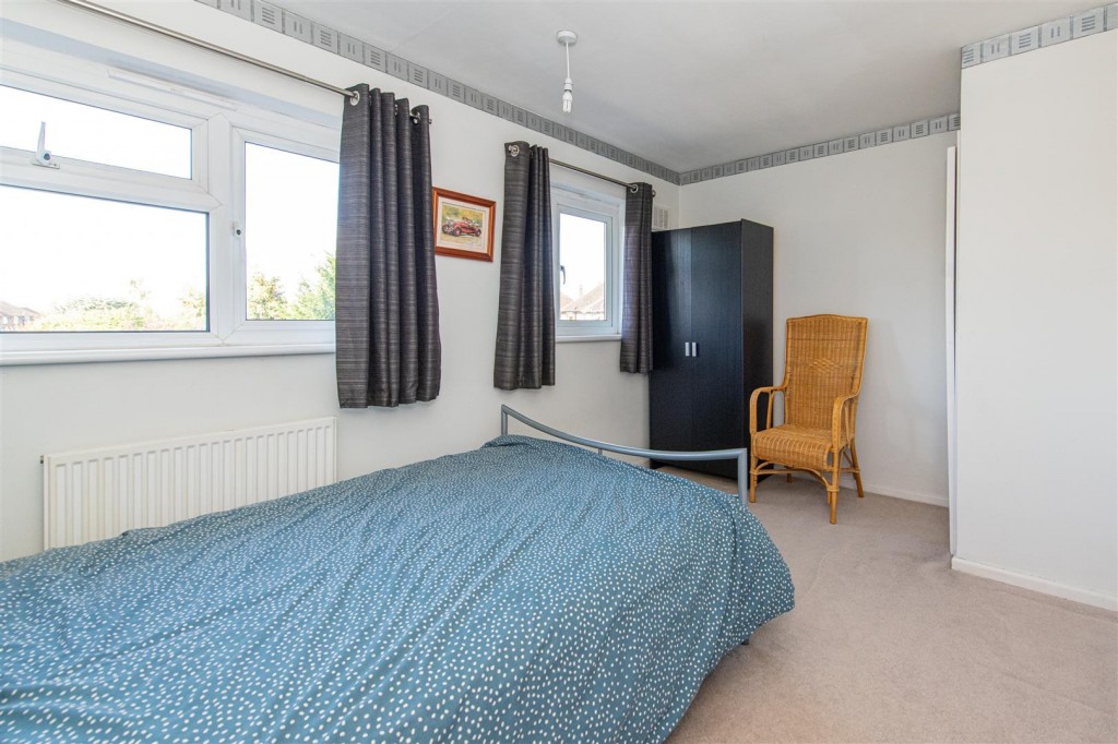 Images for Russell Way, Higham Ferrers EAID:oscarjamesapi BID:8