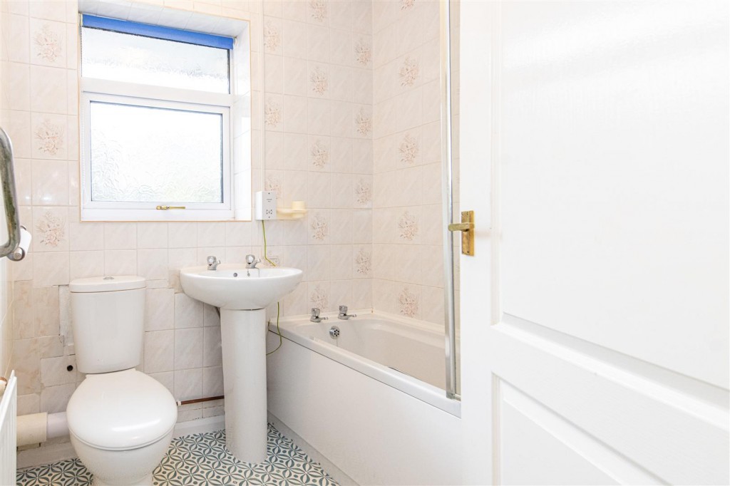 Images for Anderson Drive, Kettering EAID:oscarjamesapi BID:2