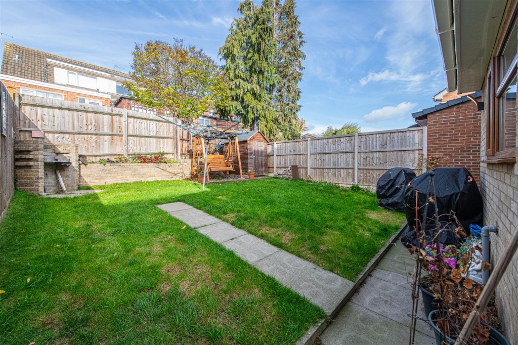 Images for Thruxton Drive, Parklands, Northampton EAID:oscarjamesapi BID:1