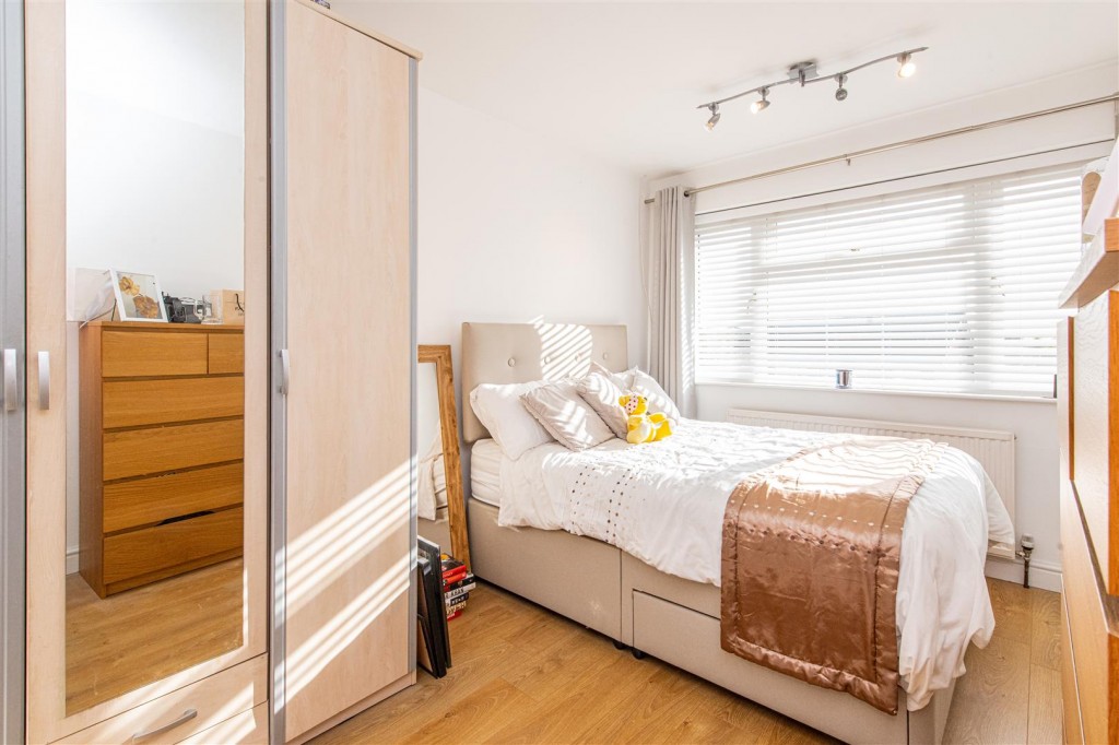 Images for Thruxton Drive, Parklands, Northampton EAID:oscarjamesapi BID:1