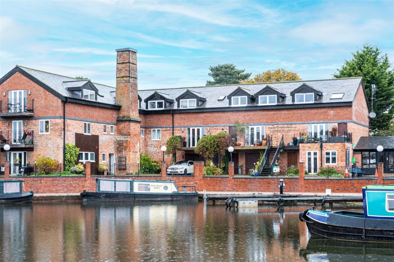 Canalside, Market Harborough - EAID:oscarjamesapi, BID:5