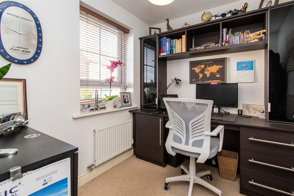 Images for Lydden Close, Burton Latimer EAID:oscarjamesapi BID:3