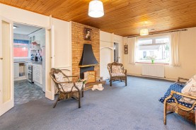 Images for Essex Gardens, Market Harborough