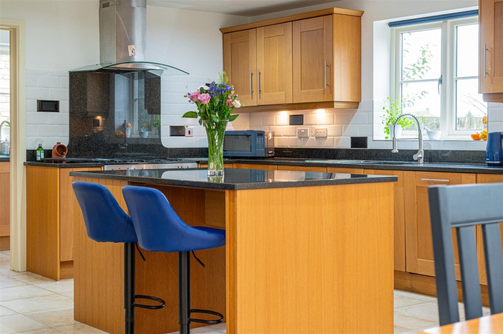 Images for Avenue Farm Close, Gretton EAID:oscarjamesapi BID:4