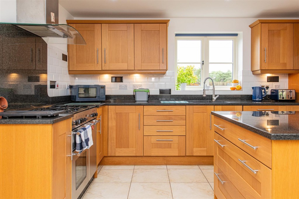 Images for Avenue Farm Close, Gretton EAID:oscarjamesapi BID:4