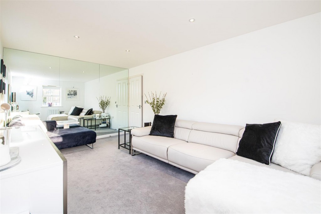 Images for Arden Close EAID:oscarjamesapi BID:4