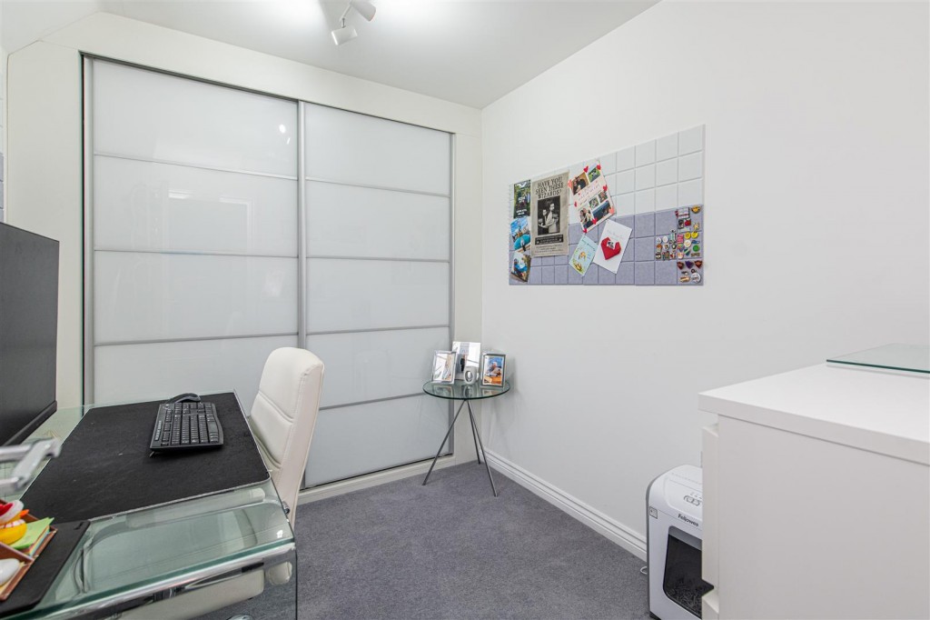 Images for Arden Close EAID:oscarjamesapi BID:4