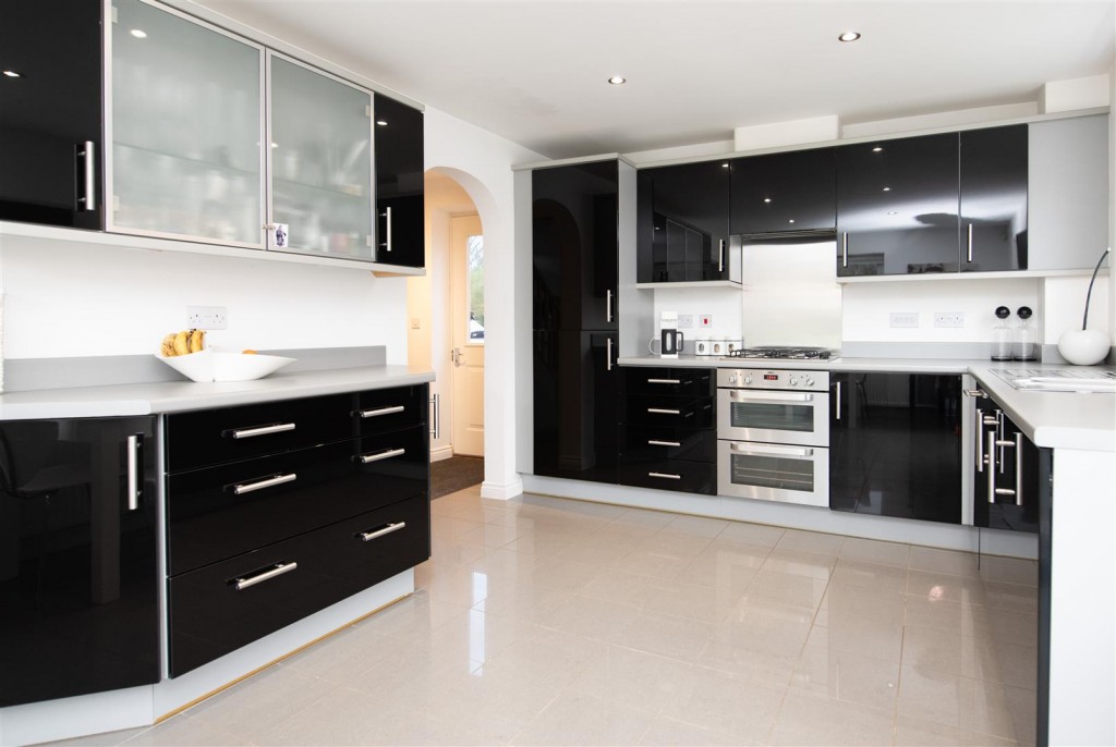 Images for Arden Close EAID:oscarjamesapi BID:4