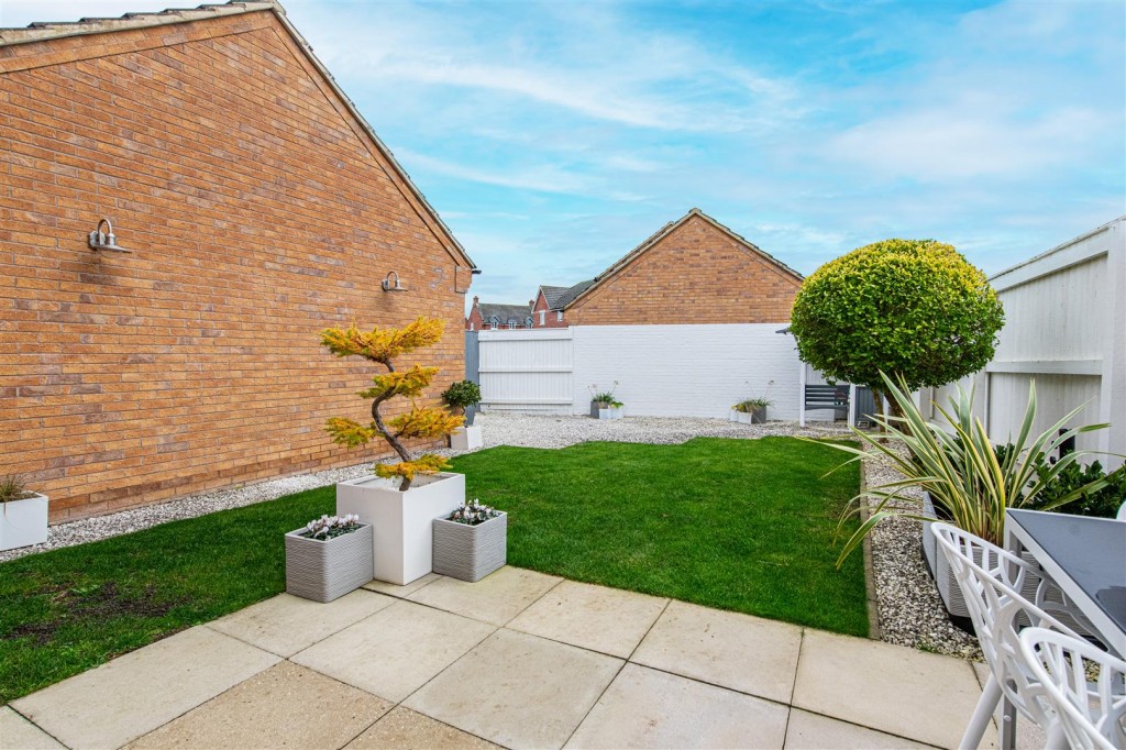 Images for Arden Close EAID:oscarjamesapi BID:4