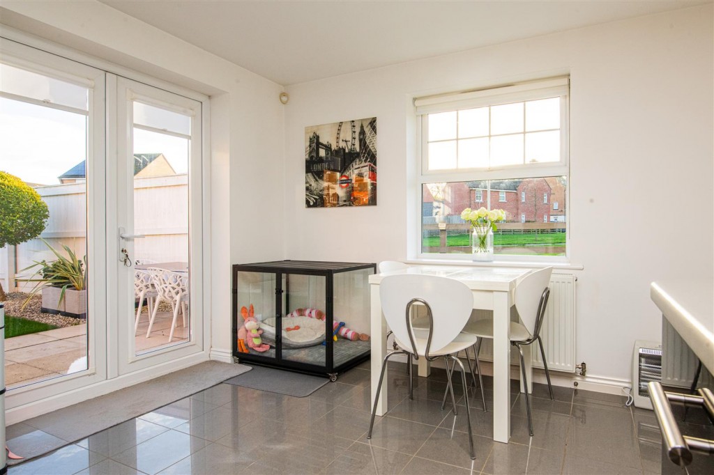 Images for Arden Close EAID:oscarjamesapi BID:4