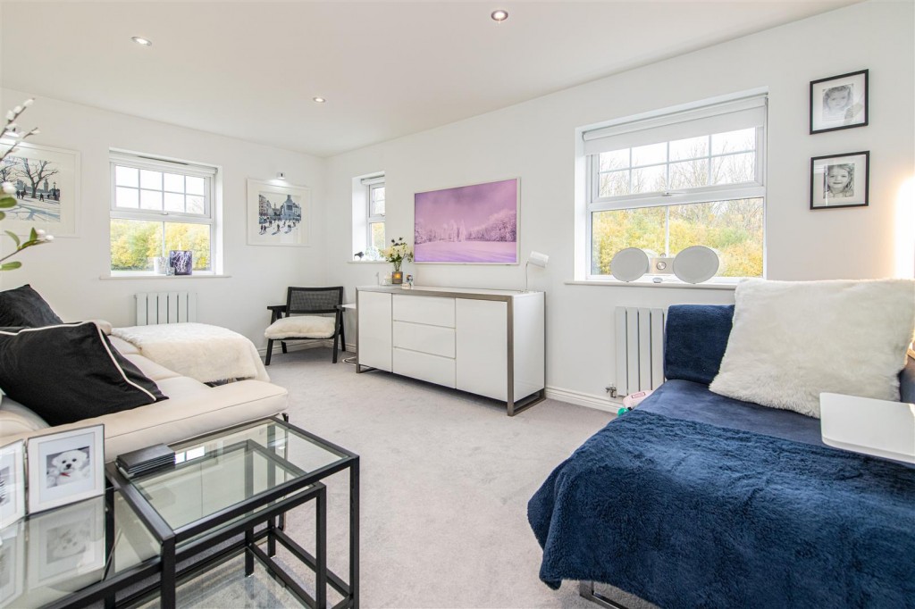 Images for Arden Close EAID:oscarjamesapi BID:4