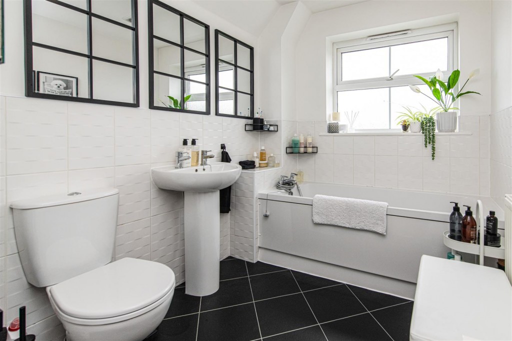 Images for Arden Close EAID:oscarjamesapi BID:4