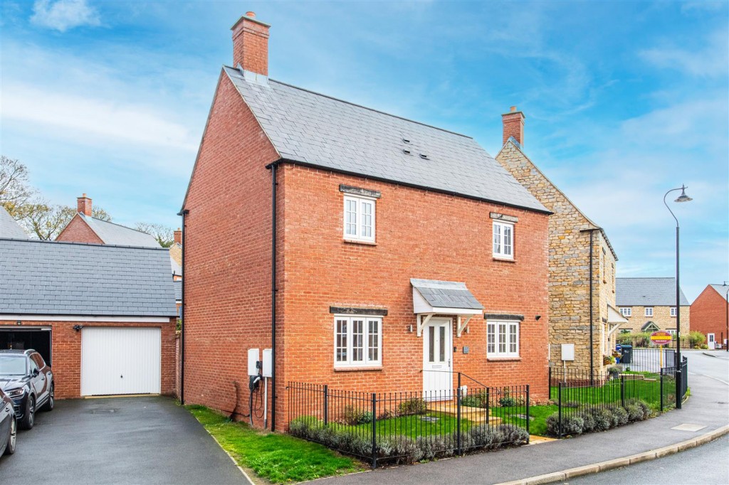 Images for Pianoforte Road, Roade, Northampton EAID:oscarjamesapi BID:1