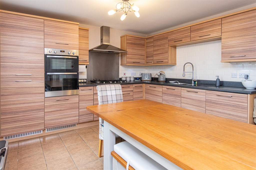 Images for Buttercup Road, Desborough, Kettering EAID:oscarjamesapi BID:2