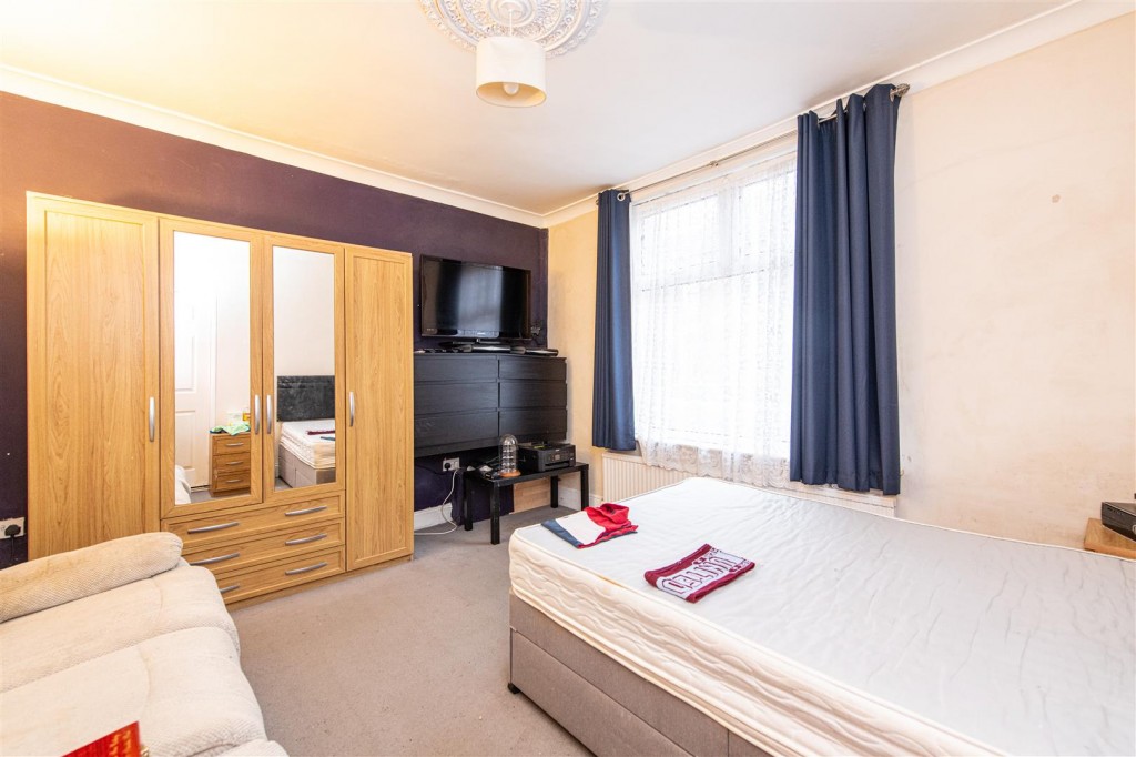 Images for Queen Street, Rushden EAID:oscarjamesapi BID:8