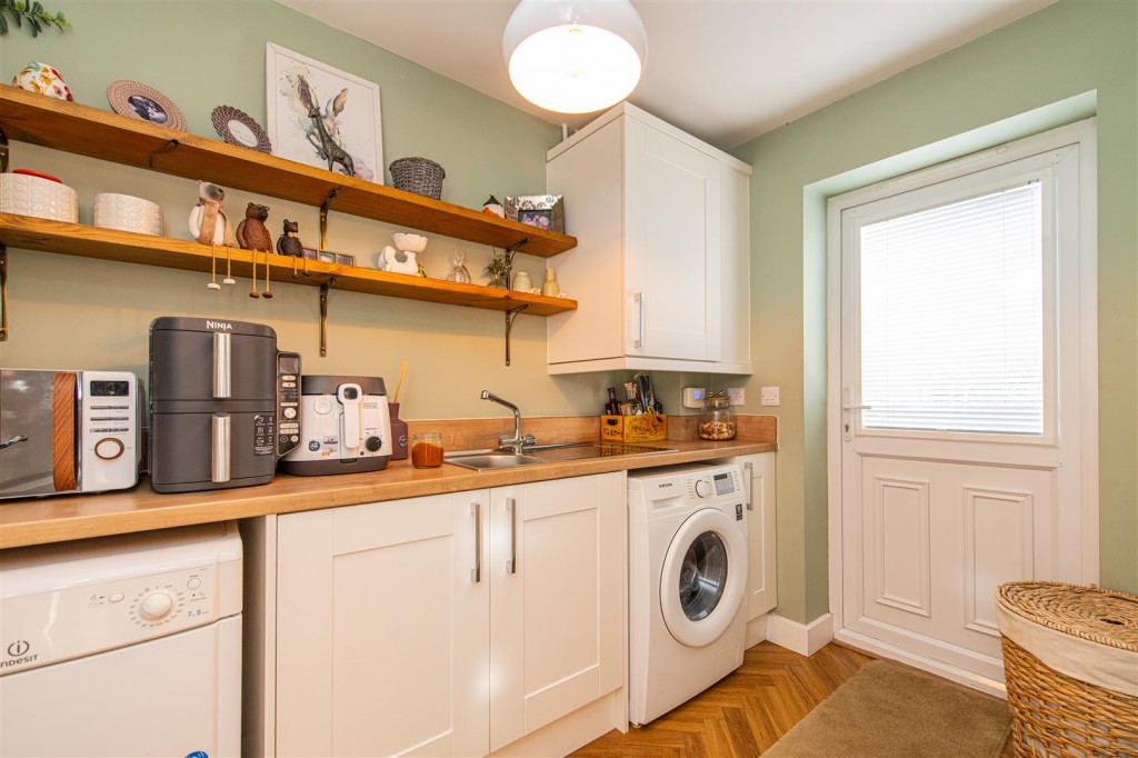 Images for Livingstone Road, Corby EAID:oscarjamesapi BID:4