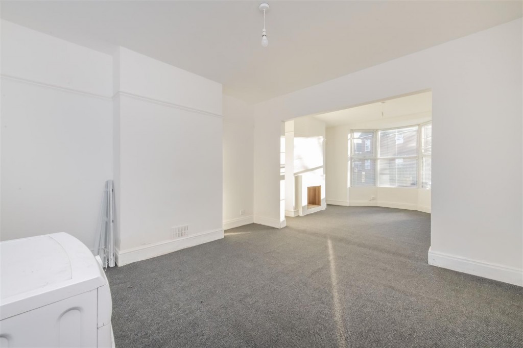 Images for Wellingborough Road, Rushden EAID:oscarjamesapi BID:8