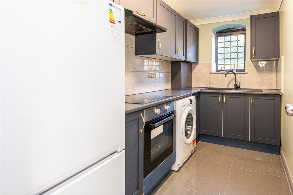 Images for Chequers Lane, Wellingborough EAID:oscarjamesapi BID:6