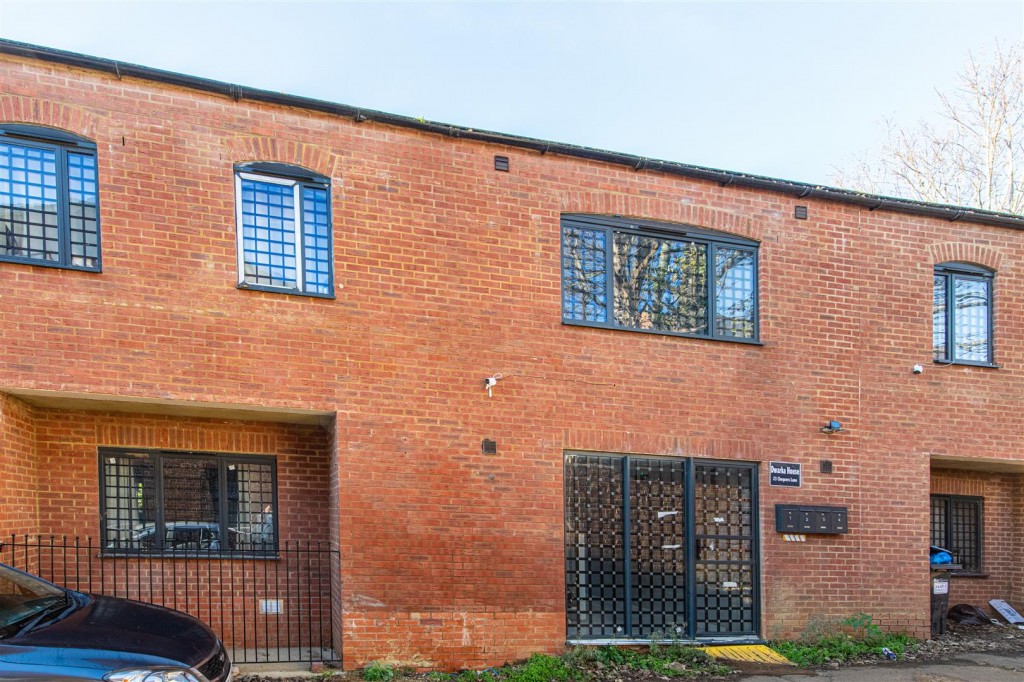 Images for Chequers Lane, Wellingborough EAID:oscarjamesapi BID:6