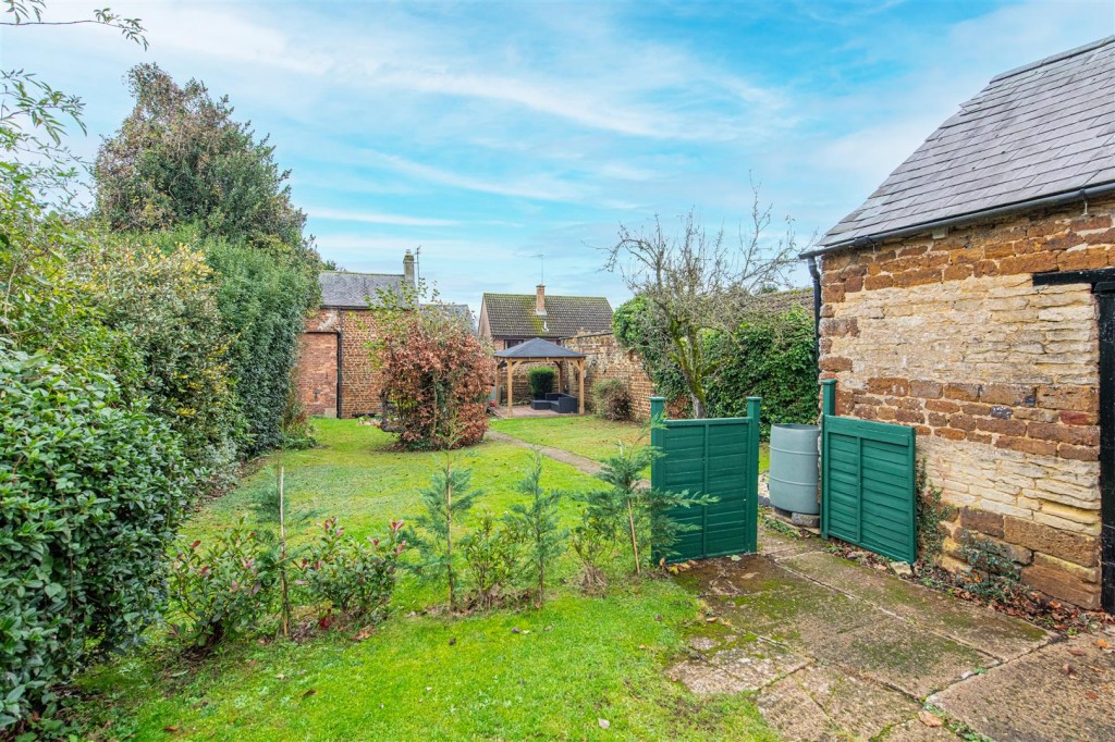 Images for Church Street, Finedon, Wellingborough EAID:oscarjamesapi BID:6