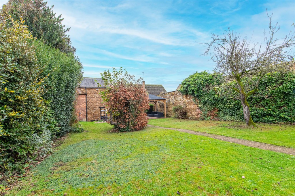 Images for Church Street, Finedon, Wellingborough EAID:oscarjamesapi BID:6