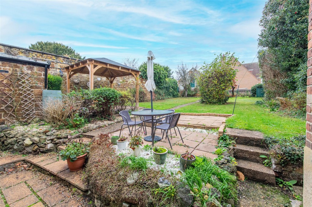 Images for Church Street, Finedon, Wellingborough EAID:oscarjamesapi BID:6