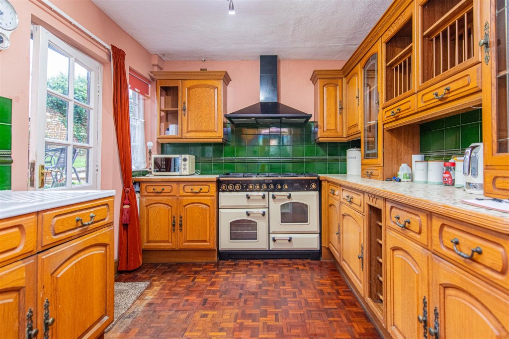 Images for Church Street, Finedon, Wellingborough EAID:oscarjamesapi BID:6