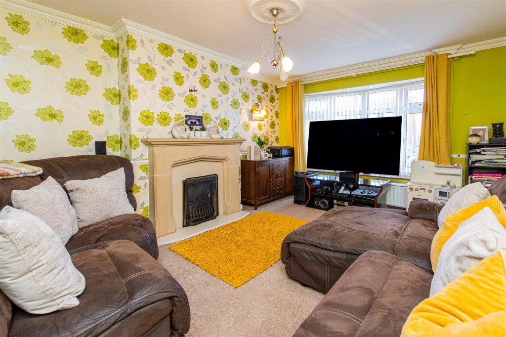 Images for Churchill Way, Burton Latimer EAID:oscarjamesapi BID:3