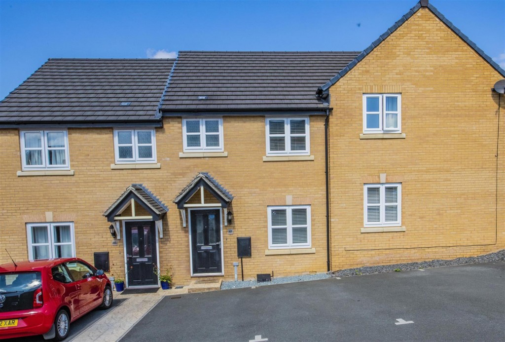 Images for Gardenfield, Higham Ferrers, Rushden EAID:oscarjamesapi BID:2