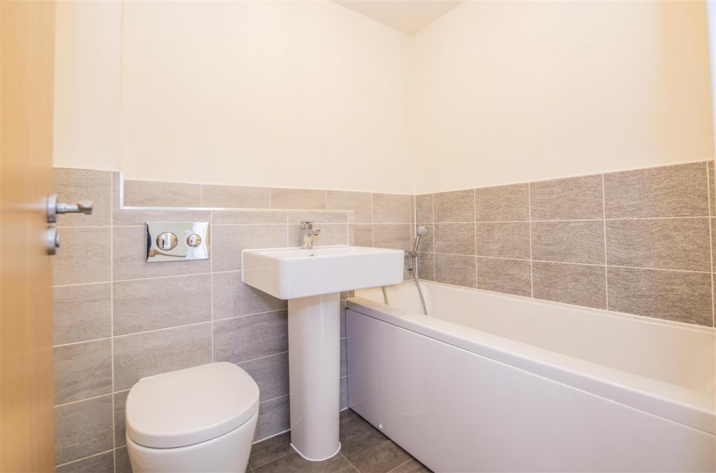 Images for Gardenfield, Higham Ferrers, Rushden EAID:oscarjamesapi BID:2