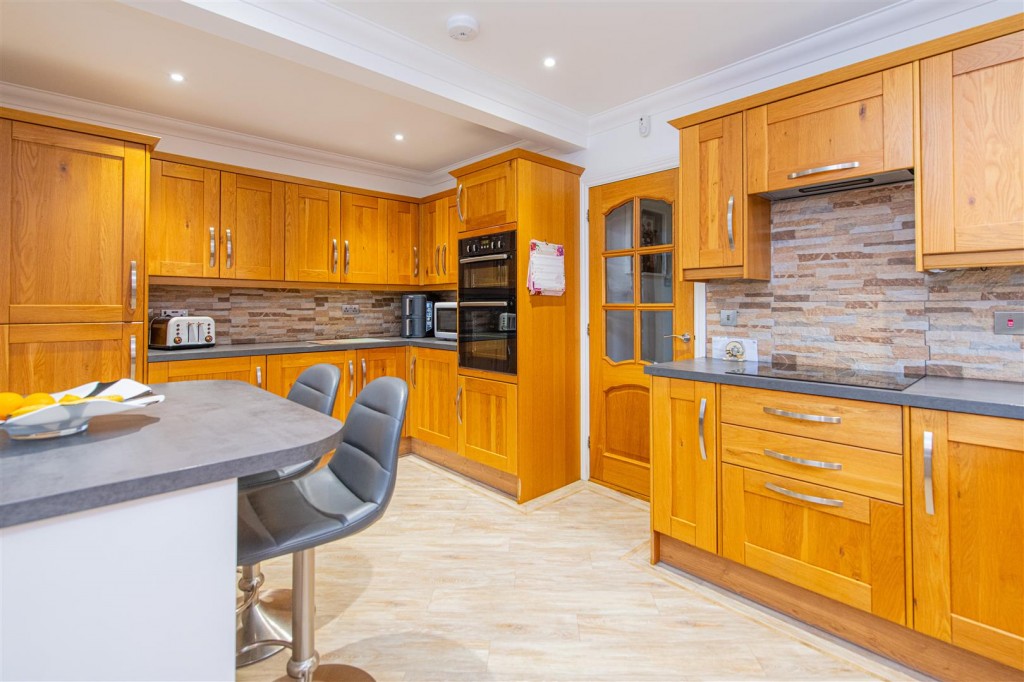 Images for The Ridge, Great Doddington, Wellingborough EAID:oscarjamesapi BID:6