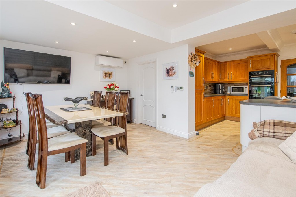 Images for The Ridge, Great Doddington, Wellingborough EAID:oscarjamesapi BID:6