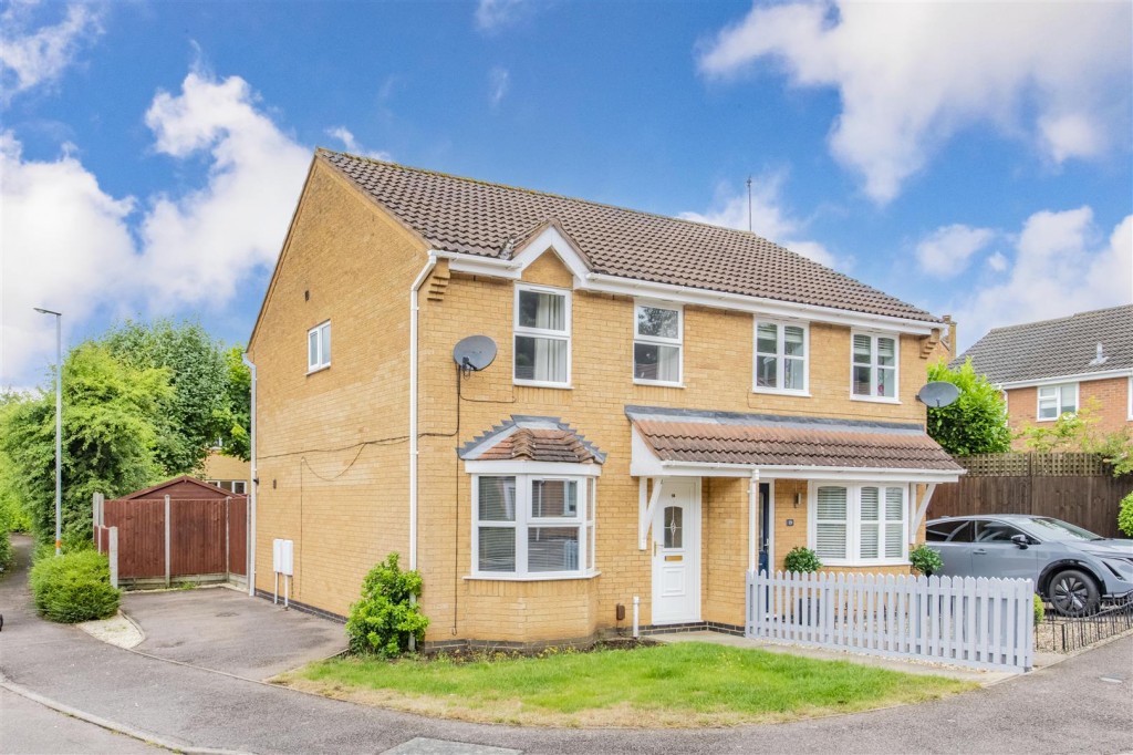 Images for Donne Close, Kettering EAID:oscarjamesapi BID:2