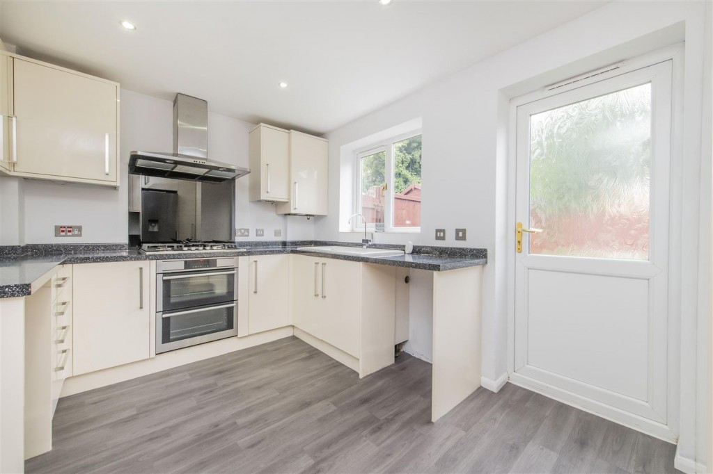 Images for Donne Close, Kettering EAID:oscarjamesapi BID:2