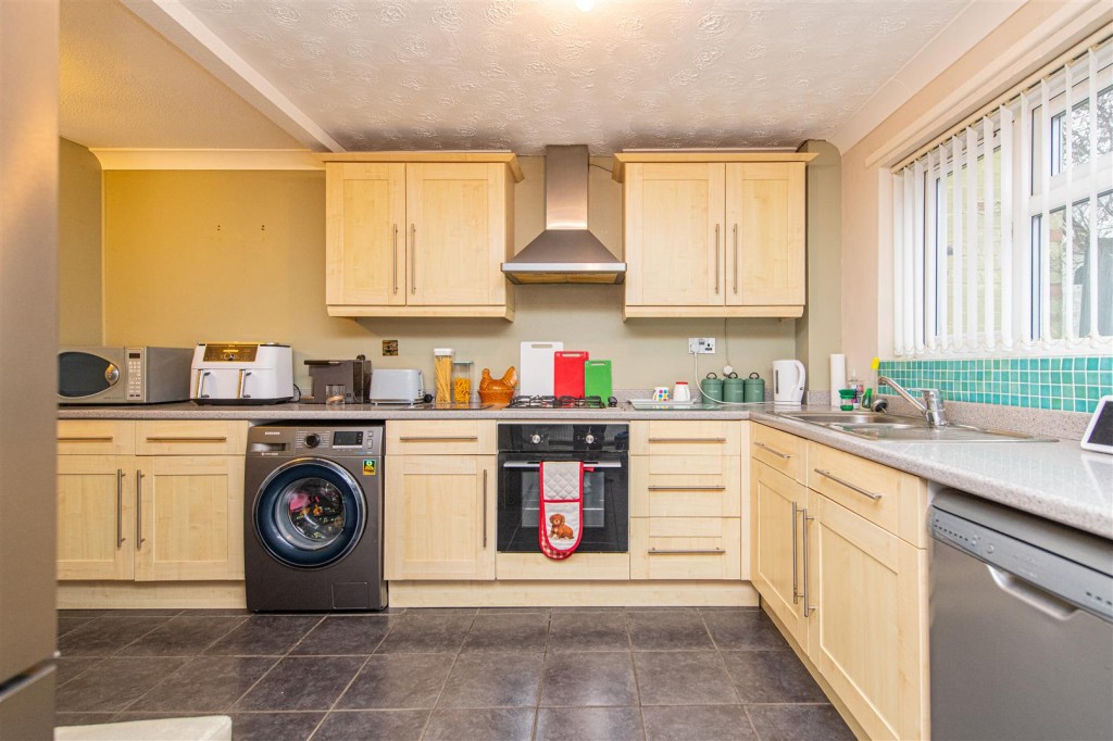 Images for Kensington Walk, Corby EAID:oscarjamesapi BID:4