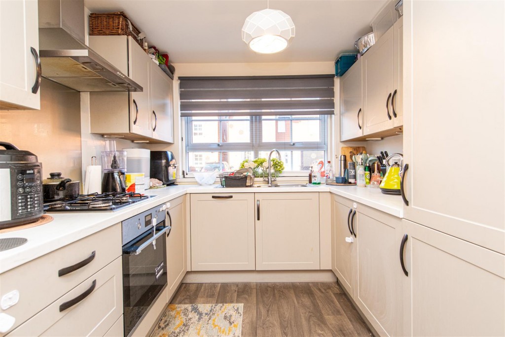 Images for Brockhall Crescent EAID:oscarjamesapi BID:2