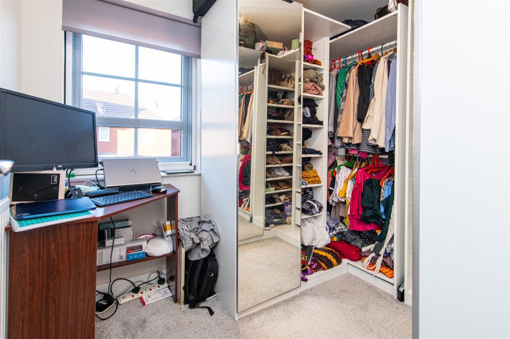 Images for Brockhall Crescent EAID:oscarjamesapi BID:2