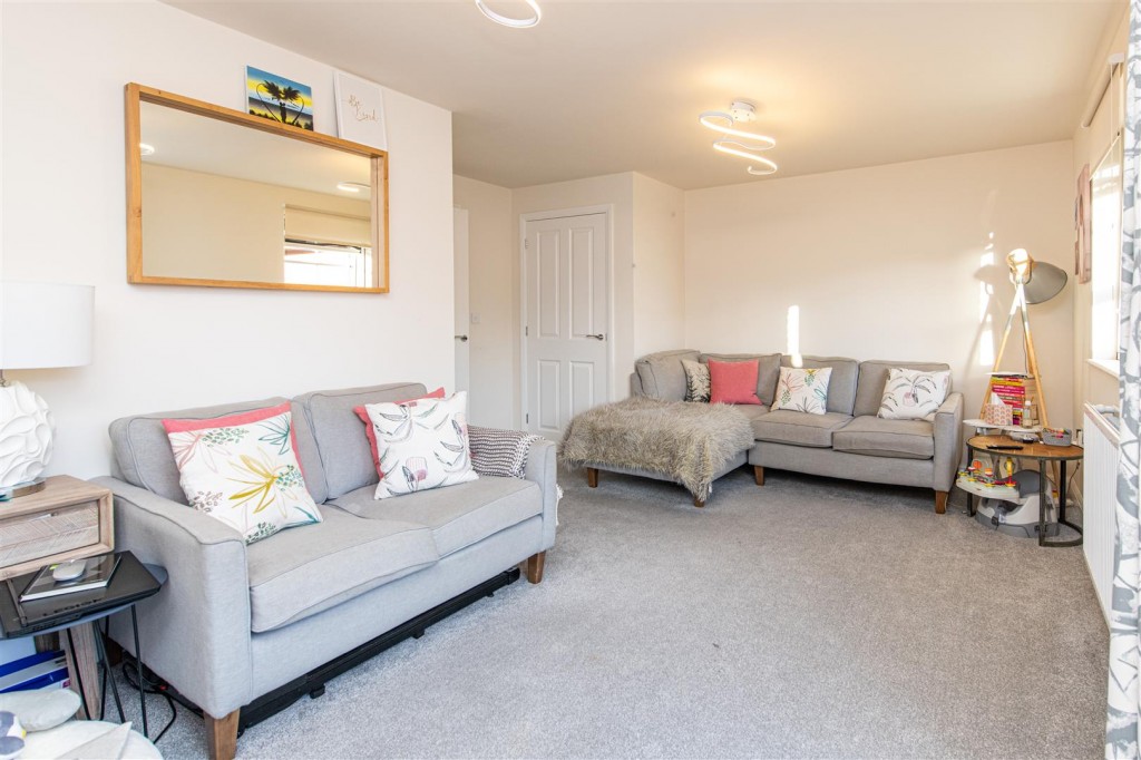 Images for Brockhall Crescent EAID:oscarjamesapi BID:2