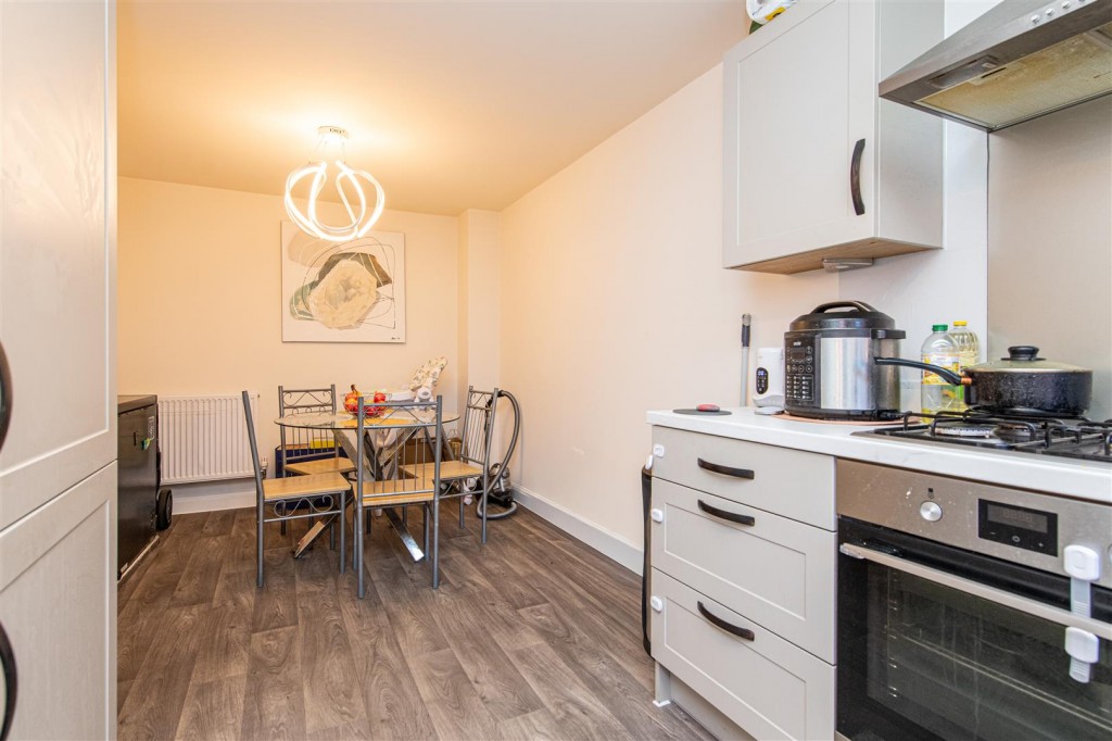 Images for Brockhall Crescent EAID:oscarjamesapi BID:2